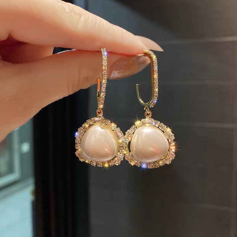 Stud Round Pearl Earrings