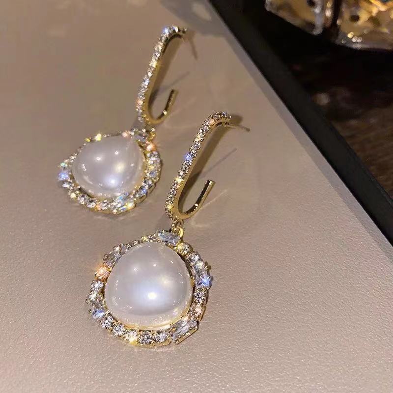Stud Round Pearl Earrings